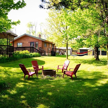 Cozy Cabin With Hottub At Cloverdale Cabins هينكلي المظهر الخارجي الصورة